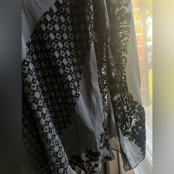 Silk Blend Top New York City Design Co Shirt Black Sheer sleeves velvet design S - Picture 7 of 10